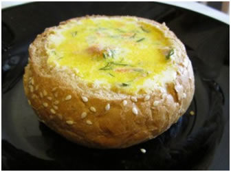 Сырный суп в хлебе